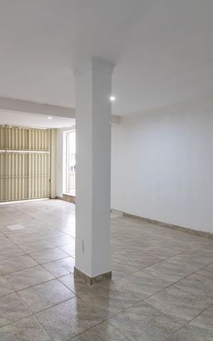 Casa à venda com 299m², 3 quartos e 4 vagas Casa à venda com 299m², 3 quartos e 4 vagasGaragem