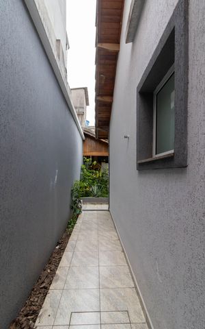 Casa à venda com 299m², 3 quartos e 4 vagas Casa à venda com 299m², 3 quartos e 4 vagasCorredor Lateral