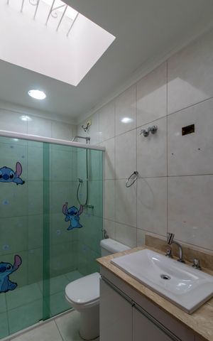 Casa à venda com 299m², 3 quartos e 4 vagas Casa à venda com 299m², 3 quartos e 4 vagasBanheiro