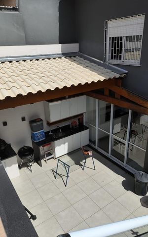 Casa à venda com 141m², 3 quartos e 2 vagasÁrea Externa
