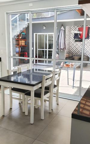 Casa à venda com 141m², 3 quartos e 2 vagasCozinha