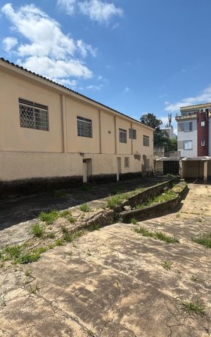 Casa à venda com 600m², 3 quartos e 5 vagas