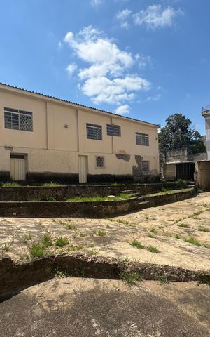Casa à venda com 600m², 3 quartos e 5 vagas