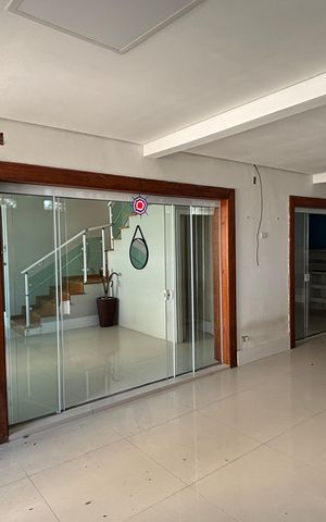 Casa à venda com 300m², 4 quartos e 5 vagasGaragem