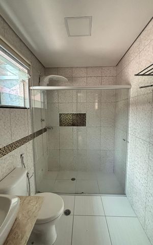 Casa à venda com 300m², 4 quartos e 5 vagasBanheiro da Suíte 1