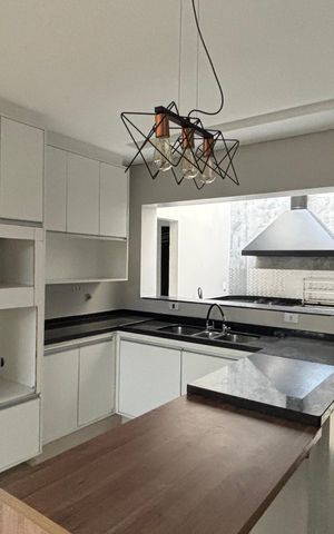 Casa à venda com 300m², 4 quartos e 5 vagasCozinha