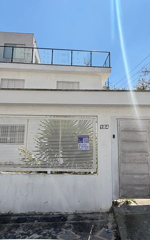 Casa à venda com 300m², 4 quartos e 5 vagasFachada