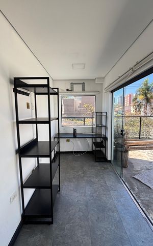 Casa à venda com 300m², 4 quartos e 5 vagasEscritório