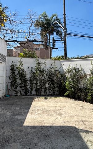 Casa à venda com 300m², 4 quartos e 5 vagasGaragem - Quintal