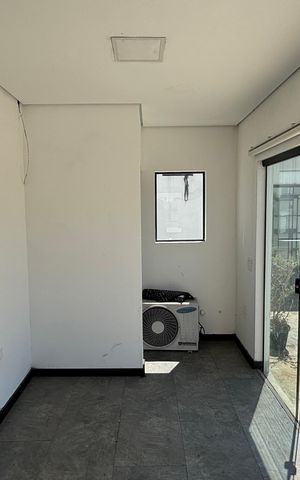 Casa à venda com 300m², 4 quartos e 5 vagasQuarto de Serviço