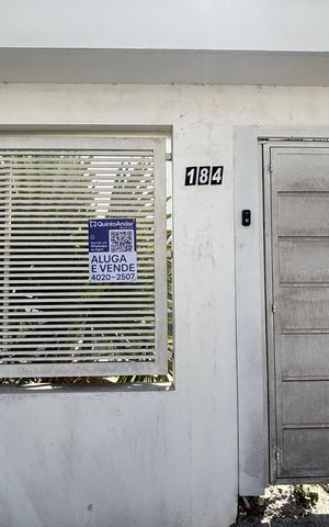 Casa à venda com 300m², 4 quartos e 5 vagasPlaca