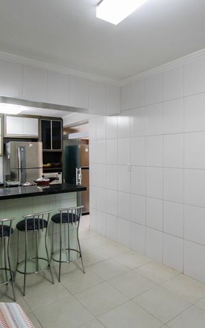 Casa à venda com 300m², 2 quartos e 2 vagas Casa à venda com 300m², 2 quartos e 2 vagasCopa