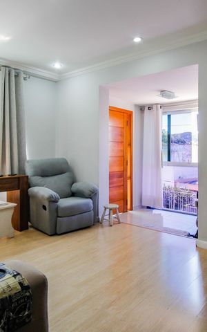 Casa à venda com 300m², 2 quartos e 2 vagas Casa à venda com 300m², 2 quartos e 2 vagasSala