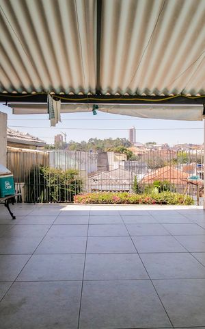 Casa à venda com 300m², 2 quartos e 2 vagas Casa à venda com 300m², 2 quartos e 2 vagasChurrasqueira