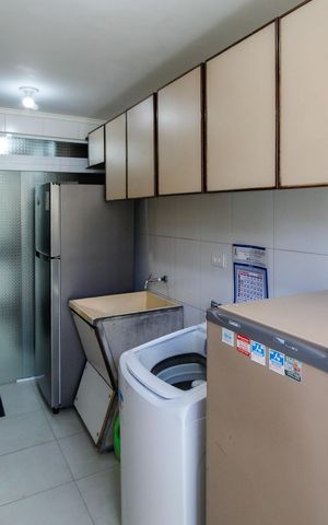 Casa à venda com 300m², 2 quartos e 2 vagas Casa à venda com 300m², 2 quartos e 2 vagasÁrea de Serviço