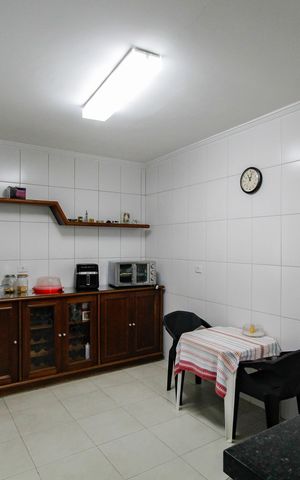 Casa à venda com 300m², 2 quartos e 2 vagas Casa à venda com 300m², 2 quartos e 2 vagasCopa