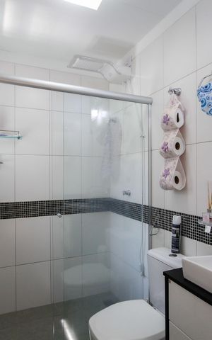 Casa à venda com 300m², 2 quartos e 2 vagas Casa à venda com 300m², 2 quartos e 2 vagasBanheiro da Suíte 2