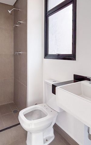 Apartamento à venda com 82m², 2 quartos e sem vaga Apartamento à venda com 82m², 2 quartos e sem vagaBanheiro da Suíte