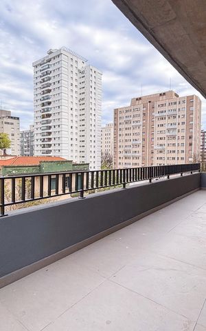 Apartamento à venda com 82m², 2 quartos e sem vaga Apartamento à venda com 82m², 2 quartos e sem vagaVaranda