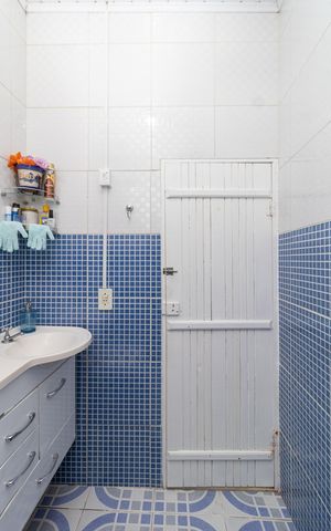 Casa à venda com 138m², 1 quarto e 1 vaga Casa à venda com 138m², 1 quarto e 1 vagaBanheiro