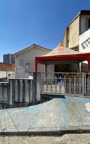 Casa à venda com 138m², 1 quarto e 1 vaga Casa à venda com 138m², 1 quarto e 1 vagaFachada