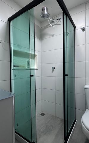 Casa de condomínio para alugar com 400m², 5 quartos e 2 vagas Casa de condomínio para alugar com 400m², 5 quartos e 2 vagasBanheiro da Suíte 4