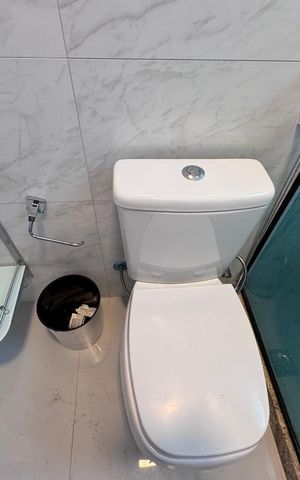 Casa de condomínio para alugar com 400m², 5 quartos e 2 vagas Casa de condomínio para alugar com 400m², 5 quartos e 2 vagasBanheiro Social