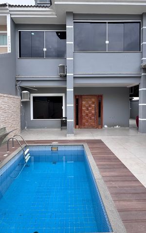 Casa de condomínio para alugar com 400m², 5 quartos e 2 vagas Casa de condomínio para alugar com 400m², 5 quartos e 2 vagasÁrea externa