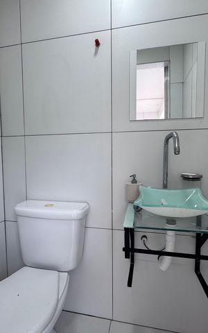 Casa de condomínio para alugar com 400m², 5 quartos e 2 vagas Casa de condomínio para alugar com 400m², 5 quartos e 2 vagasLavabo da Área externa