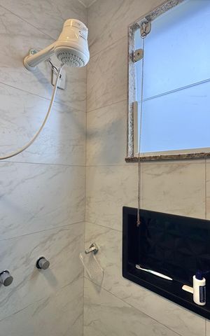 Casa de condomínio para alugar com 400m², 5 quartos e 2 vagas Casa de condomínio para alugar com 400m², 5 quartos e 2 vagasBanheiro Social