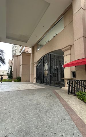 Apartamento para alugar com 110m², 3 quartos e 2 vagas Apartamento para alugar com 110m², 3 quartos e 2 vagasFachada e portaria