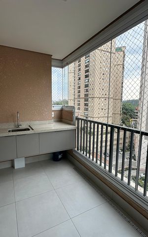 Apartamento para alugar com 110m², 3 quartos e 2 vagas Apartamento para alugar com 110m², 3 quartos e 2 vagasVaranda