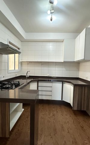 Apartamento à venda com 105m², 3 quartos e 2 vagas Apartamento à venda com 105m², 3 quartos e 2 vagasCozinha