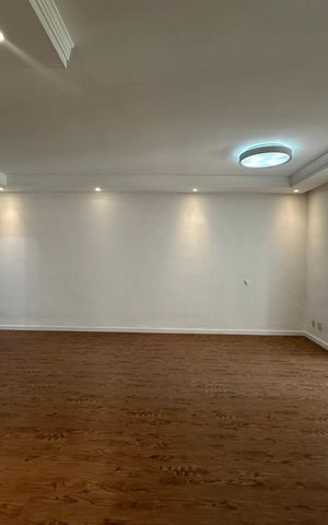 Apartamento à venda com 105m², 3 quartos e 2 vagas Apartamento à venda com 105m², 3 quartos e 2 vagasSala