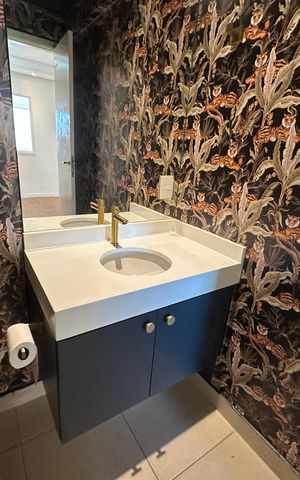 Apartamento à venda com 105m², 3 quartos e 2 vagas Apartamento à venda com 105m², 3 quartos e 2 vagasLavabo