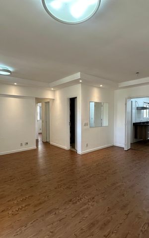 Apartamento à venda com 105m², 3 quartos e 2 vagas Apartamento à venda com 105m², 3 quartos e 2 vagasSala