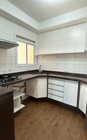 Apartamento à venda com 105m², 3 quartos e 2 vagas Apartamento à venda com 105m², 3 quartos e 2 vagasCozinha