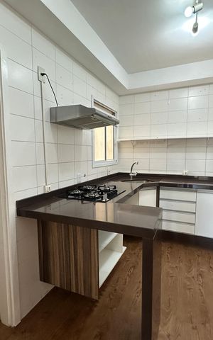 Apartamento à venda com 105m², 3 quartos e 2 vagas Apartamento à venda com 105m², 3 quartos e 2 vagasCozinha