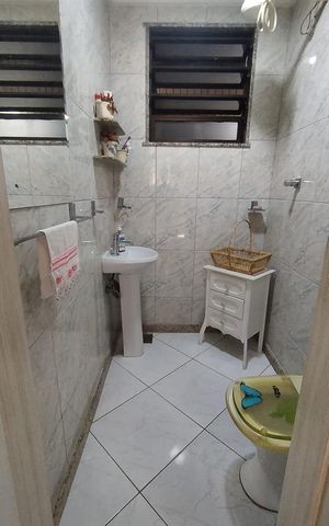 Casa de condomínio à venda com 172m², 3 quartos e 2 vagas Casa de condomínio à venda com 172m², 3 quartos e 2 vagasLavabo