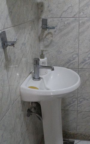 Casa de condomínio à venda com 172m², 3 quartos e 2 vagasLavabo
