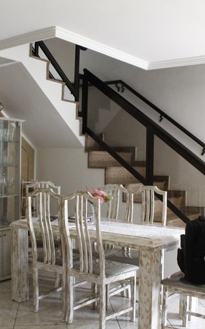 Casa de condomínio à venda com 172m², 3 quartos e 2 vagasSala