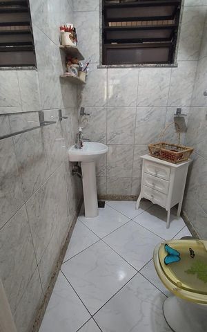 Casa de condomínio à venda com 172m², 3 quartos e 2 vagas Casa de condomínio à venda com 172m², 3 quartos e 2 vagasLavabo