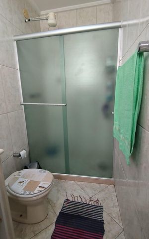 Casa de condomínio à venda com 172m², 3 quartos e 2 vagas Casa de condomínio à venda com 172m², 3 quartos e 2 vagasBanheiro