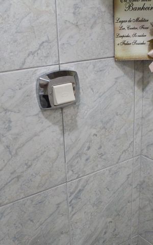 Casa de condomínio à venda com 172m², 3 quartos e 2 vagasLavabo