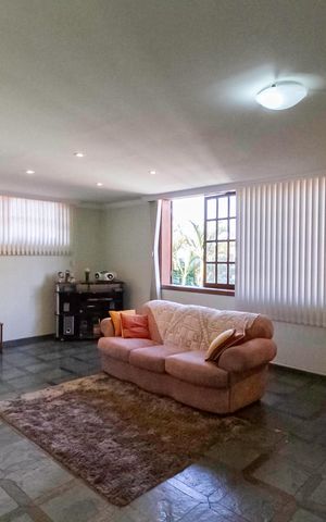 Casa à venda com 341m², 4 quartos e 5 vagas Casa à venda com 341m², 4 quartos e 5 vagasSala 3