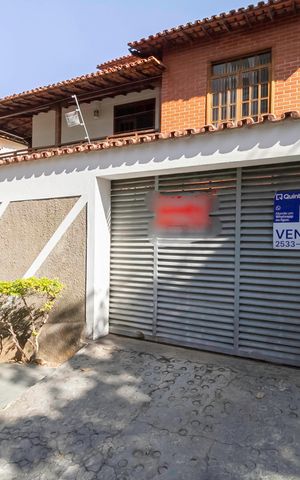 Casa à venda com 341m², 4 quartos e 5 vagas Casa à venda com 341m², 4 quartos e 5 vagasFachada - Placa