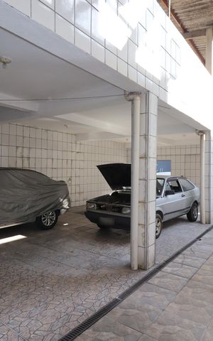 Casa à venda com 220m², 2 quartos e 4 vagasGaragem