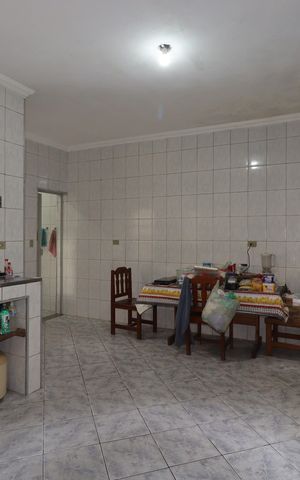 Casa à venda com 220m², 2 quartos e 4 vagasCozinha