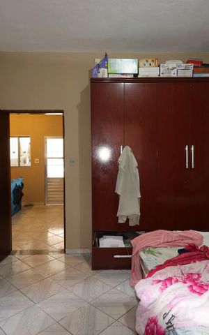 Casa à venda com 220m², 2 quartos e 4 vagasQuarto 2