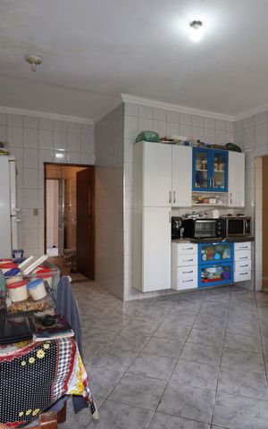 Casa à venda com 220m², 2 quartos e 4 vagasCozinha